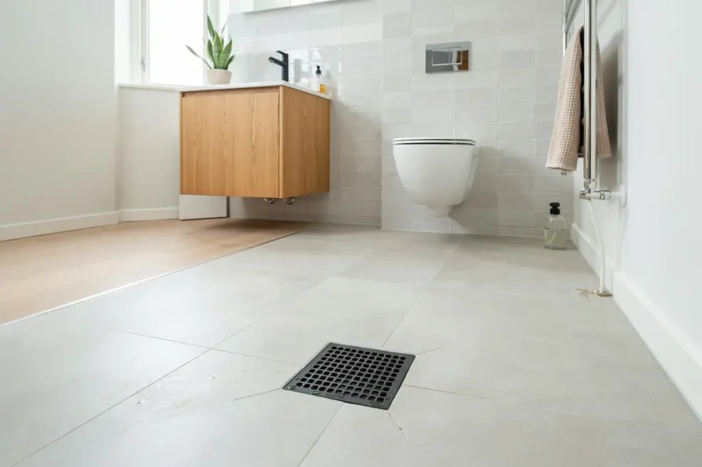 renovering av avloppsstammar och golvbrunn i skultuna